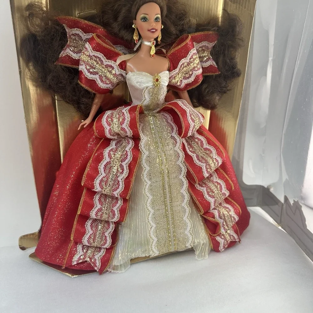 1997 Happy Holidays Barbie Special Edition Brunette #17832 Doll w/ Damaged Box
